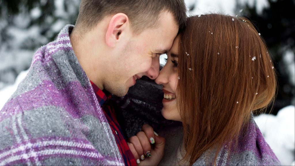 ابراز عشق مردان بیشتر از طریق چشم است