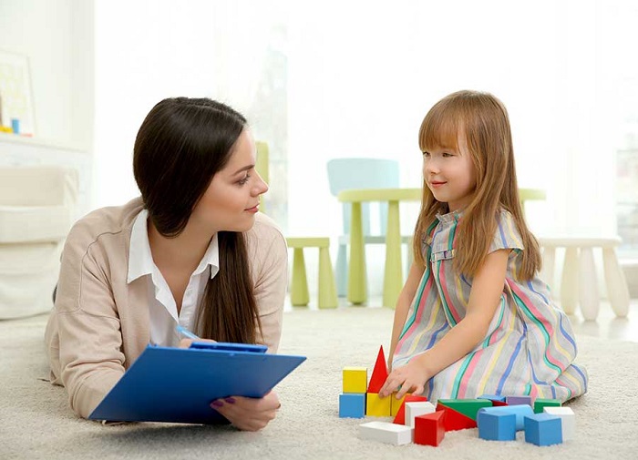 بازی درمانی چیست و چگونه انجام میشود؟