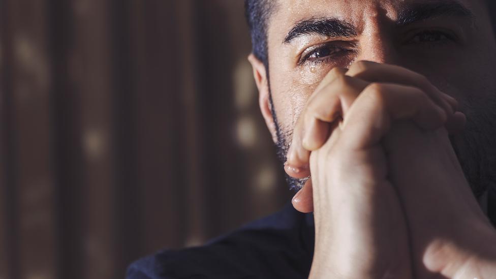 چگونه از خودکشی دیگران جلوگیری کنیم؟